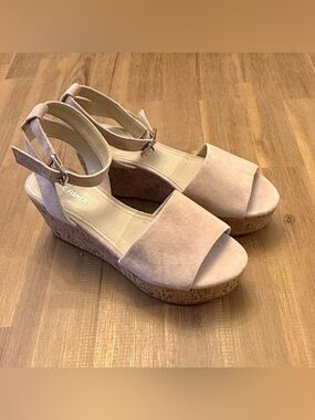 Marc Fisher Pink Suede Wedge Sandals Like New